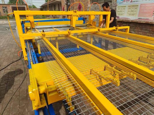 Size 1 Inch Chicken Cage 2.7mm Weld Mesh Manufacturing Machine