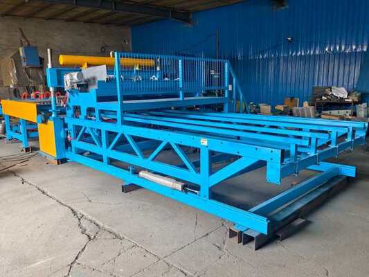 Machine de soudage de treillis métallique pneumatique pour barres d'armature de 4 à 8 mm, longueur 6 m