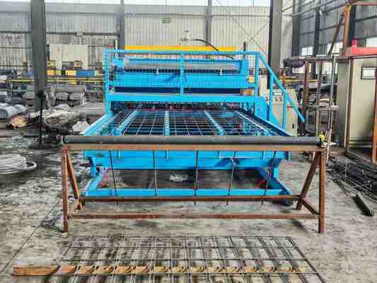 Machine à souder les panneaux de treillis de construction 160kva, largeur de treillis 2,4 m